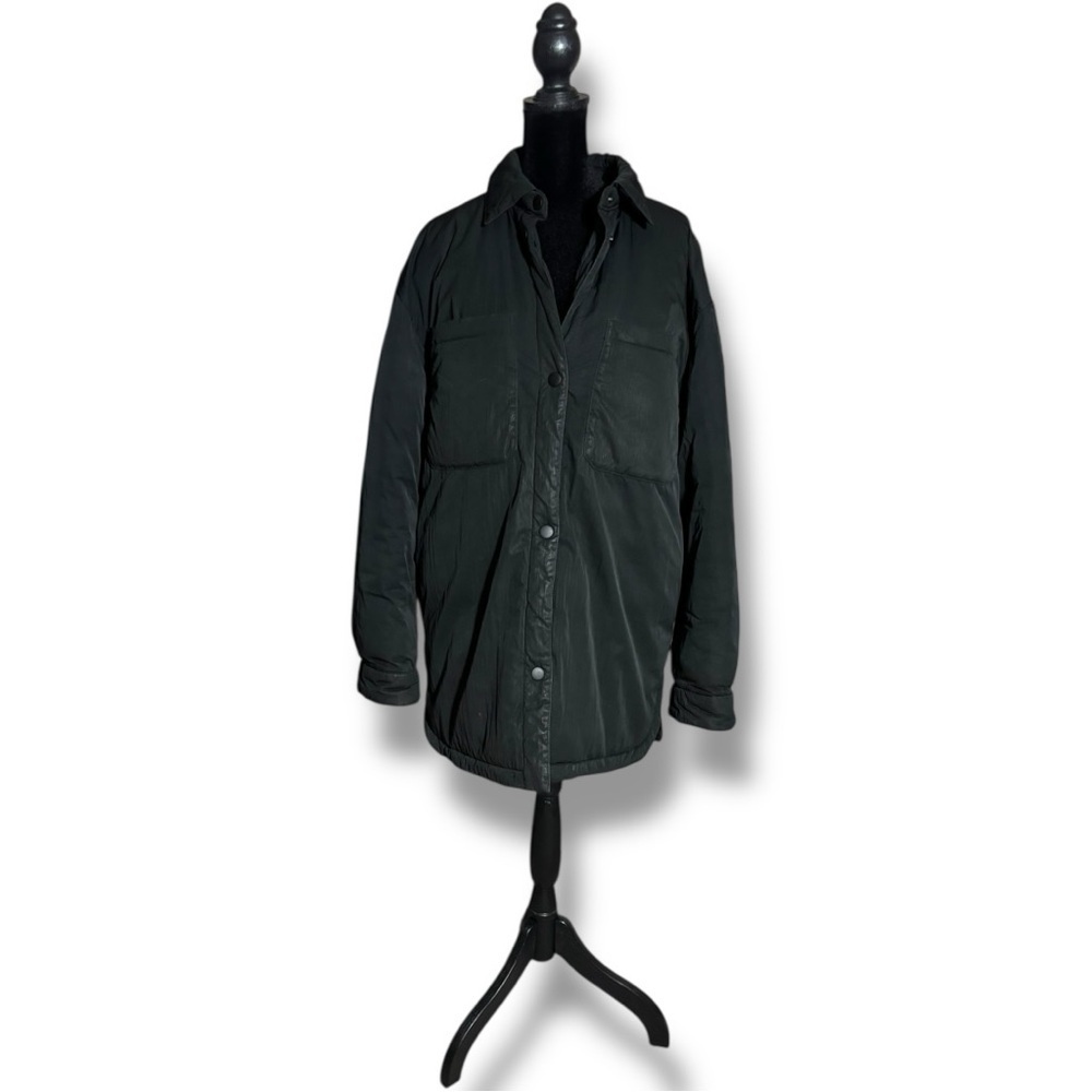 GAP Women's Charcoal Lightweight Button Down Hoodless Recycled Puffer Jacket - Picture 2 of 15